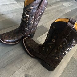 boots size 6.5