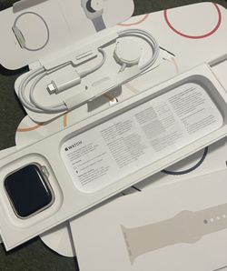 Apple Watch SE (Gen 2) 40mm Starlight