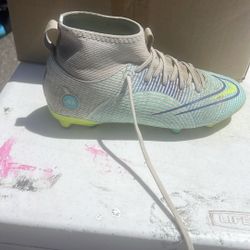 Girls, soccer shoes