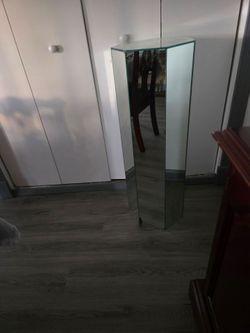 Tall mirror stand