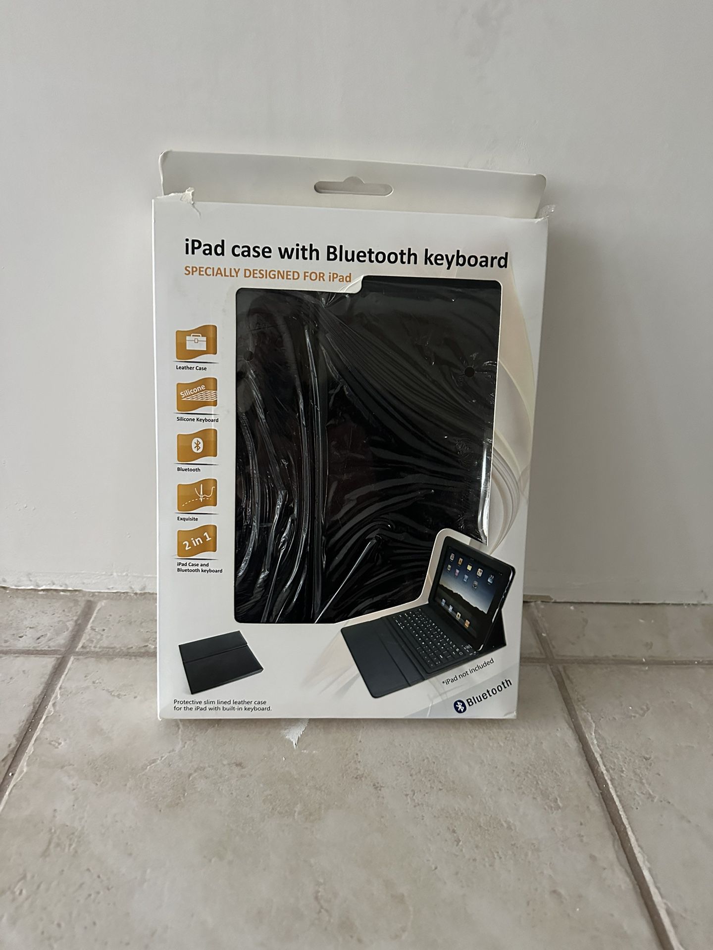 iPad Case With Bluetooth Keyboard 