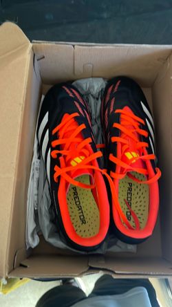 Predator Adidas 11.5 Soccer Cleats