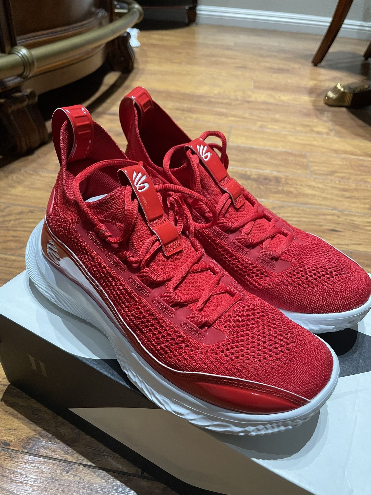 Basketball shoes