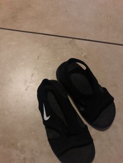 Nike toddler sandals