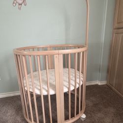 Stokke Sleepi Mini​ Baby Crib + Mattress/Sheet