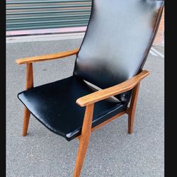 Beautiful Vintage Mid Century Modern Solid Walnut Lounge Chair