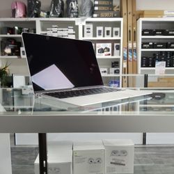 Pre-Owned 2020 13" MacBook Air 16GB/256GB