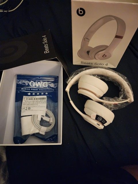 Beats Solo 4