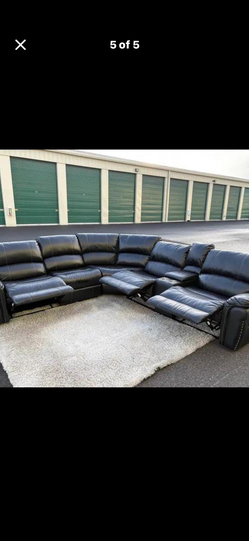 Beautiful elegant upscale luxury Italian leather Double recliner Sectionalu