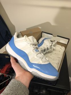 Jordan 11 Low UNC
