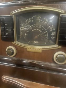 1940’s Antique Zenith 7S062 AM/Classic Radio With Record Player, Rare, House Kept, 