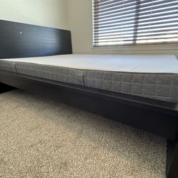 IKEA QUEEN SIZE BED