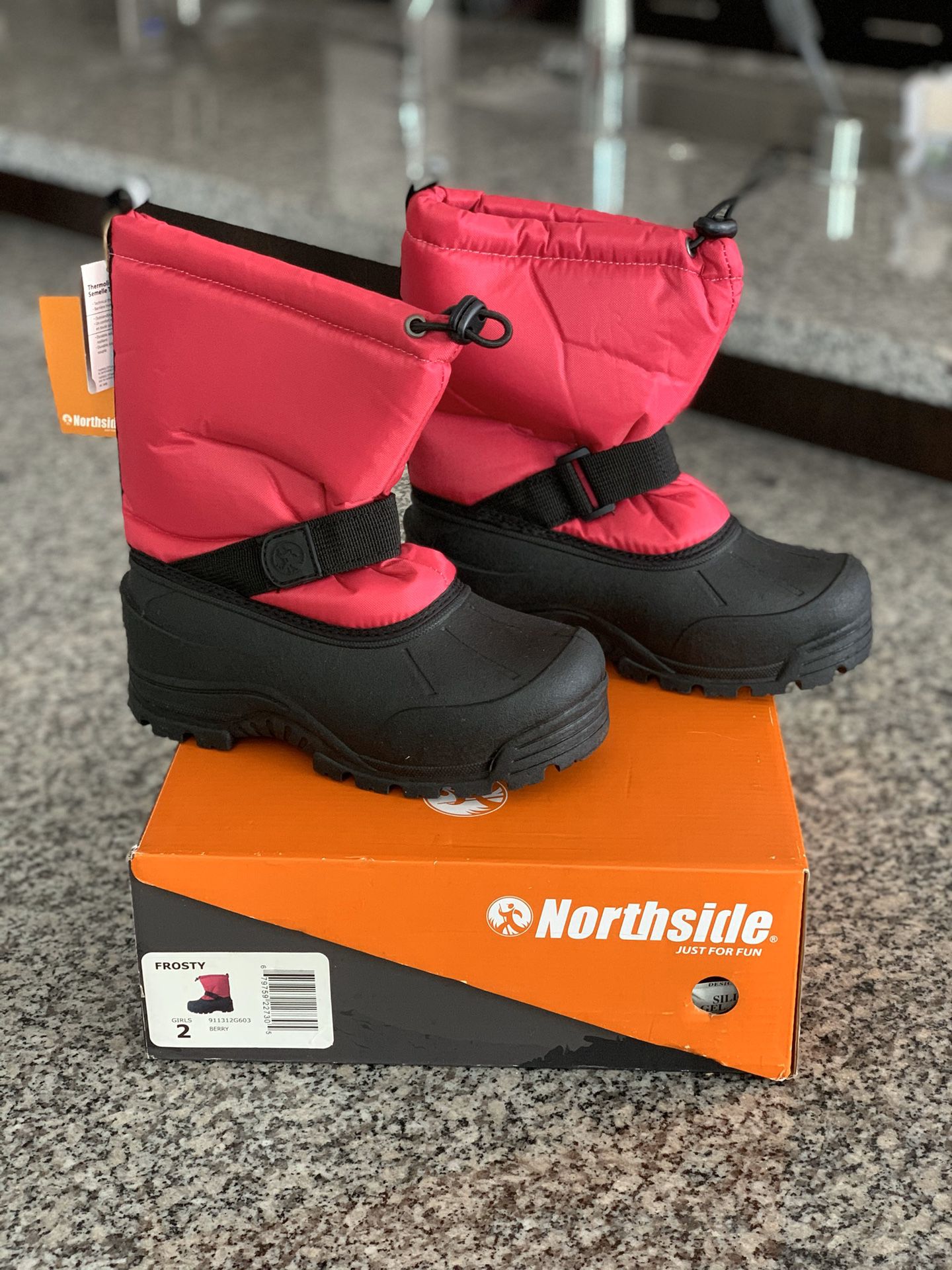 *BRAND NEW* Girls Snow Boots (Size: 2 Big Girl, not Toddler size)