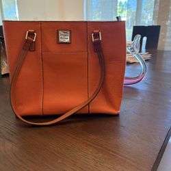 Dooney And Bourke Bag 
