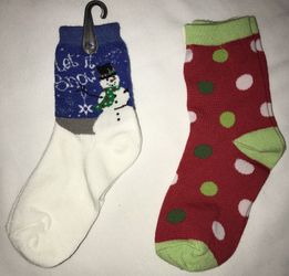 New 2 pairs of Children’s Christmas Socks