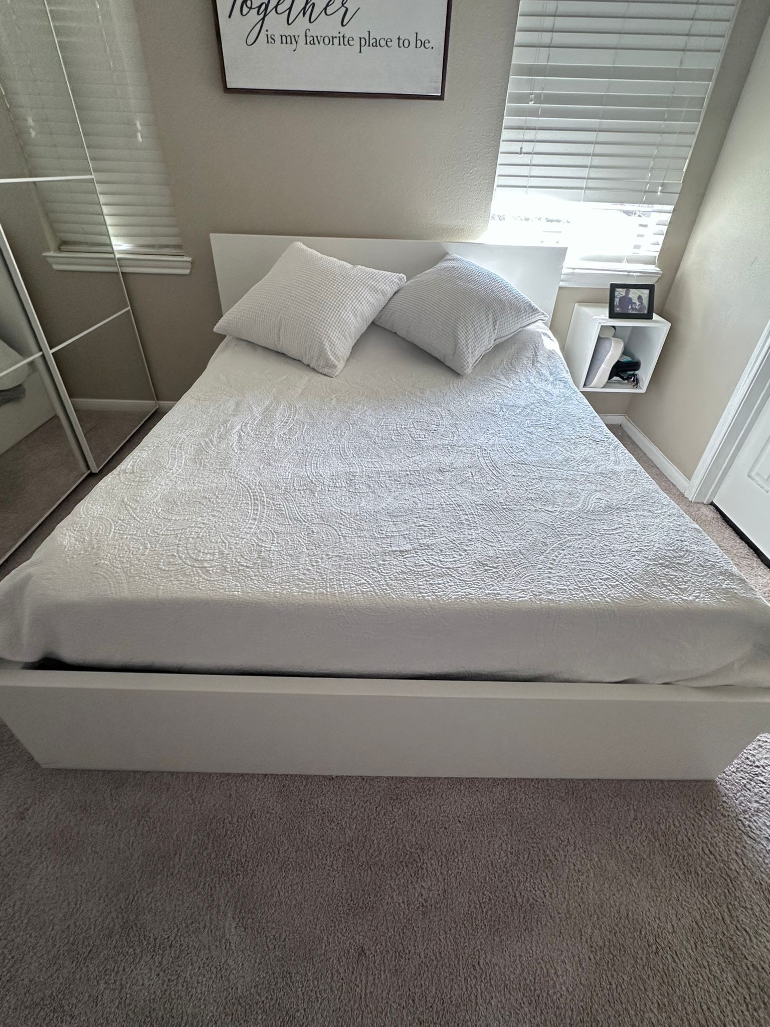 Modern Master Bedroom Set – Great Condition