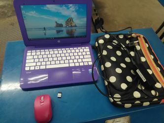 HP stream with cordless mouse and travel bag
