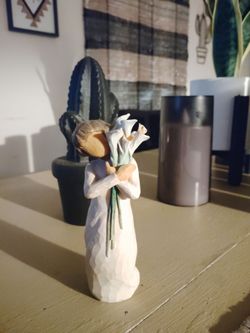 Willow Tree Figurine Holding Flowers