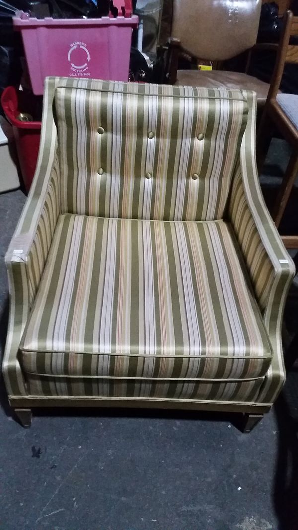 Arm Chair Tireman Flea Market Detroit 48228 For Sale In Detroit Mi Offerup