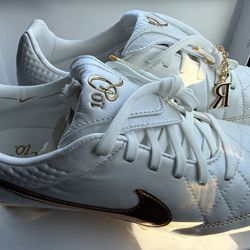 Tiempo Legend RGN FG SE Cleats