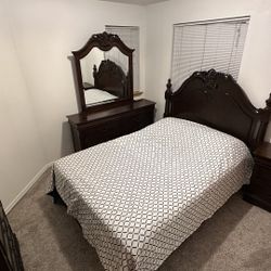 Queen Size Bed Room Set
