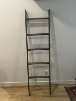 Decorative Wood Blanket Ladder