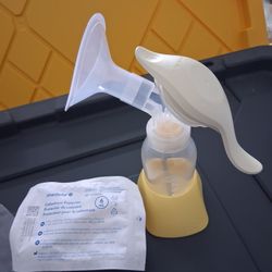 Medela Manual Breast Pump
