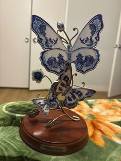 MARIPOSA DE PORCELANA