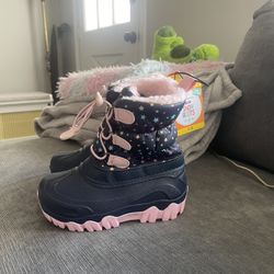 Girls Shoes (snow boots)