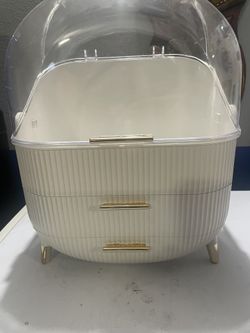 Make Up Storage