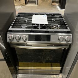 🔥New🔥 Samsung - 6.0 cu. ft. Front Control Slide-In Gas Convection Range with Air Fry & Wi-Fi