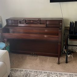 Story And Clark Upright Piano
