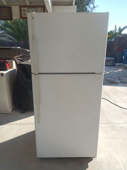 GE Refrigerator