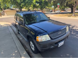 2005 Ford explorer ((4x4)) smogged