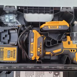 New Dewalt Drill Kit 20v