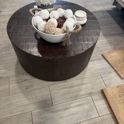 Round Coffee Table 