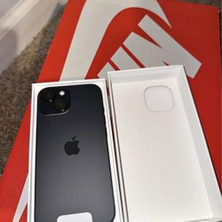 iPhone 15 128GB CARRIER UNLOCKED