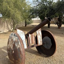 Metal Cannon Yard Art Lawn Ornament/Statue