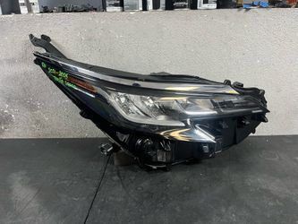 2021-2022-2023-2024-2025 TOYOTA SIENNA RIGHT HEADLIGHT OEM USED #11115