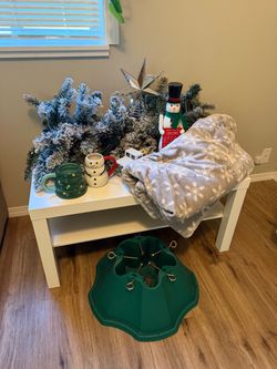 Assorted Christmas decor