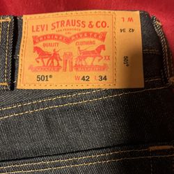 Size 42 Levi 501s 