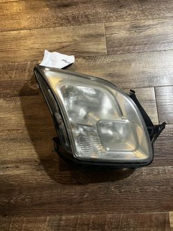 2007 Ford Fusion right side headlight w/bulb