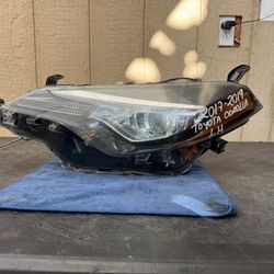 2017 2018 2019 TOYOTA COROLLA LEFT SIDE HEADLIGHT OEM USED 