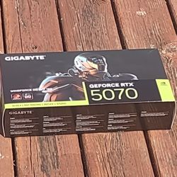 GIGABYTE GeForce RTX 5070 GPU  Graphics Card WINDFORCE OC SFF 12G Graphics Card