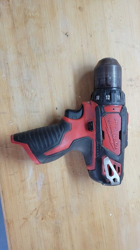 Milwaukee M12 Drill