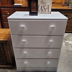 PAINTED WHITE DRESSER 