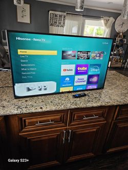 Hisense roku smart tv 40"