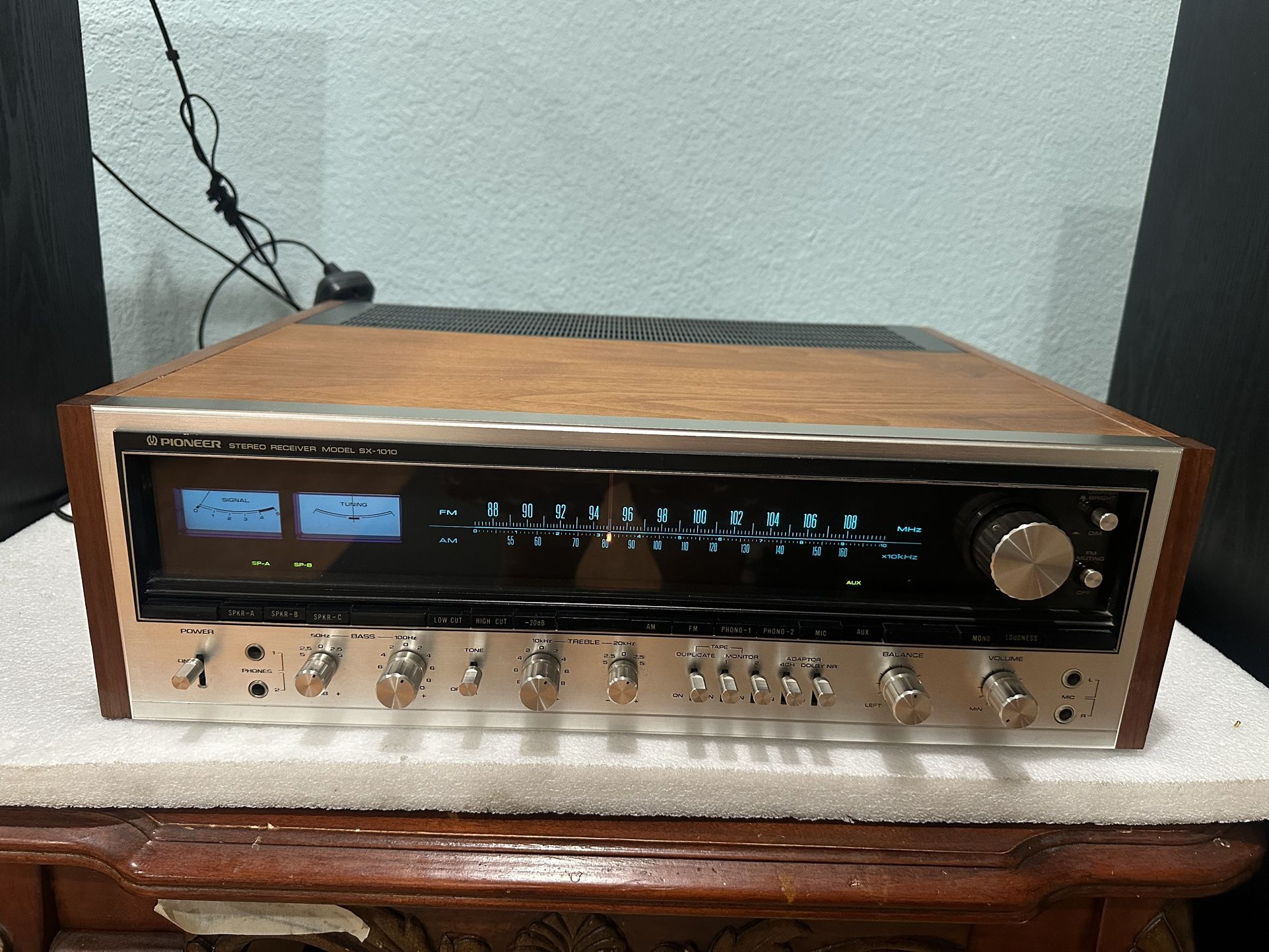 Vintage Monster Pioneer SX-1010 AM/FM Stereo Receiver With Box