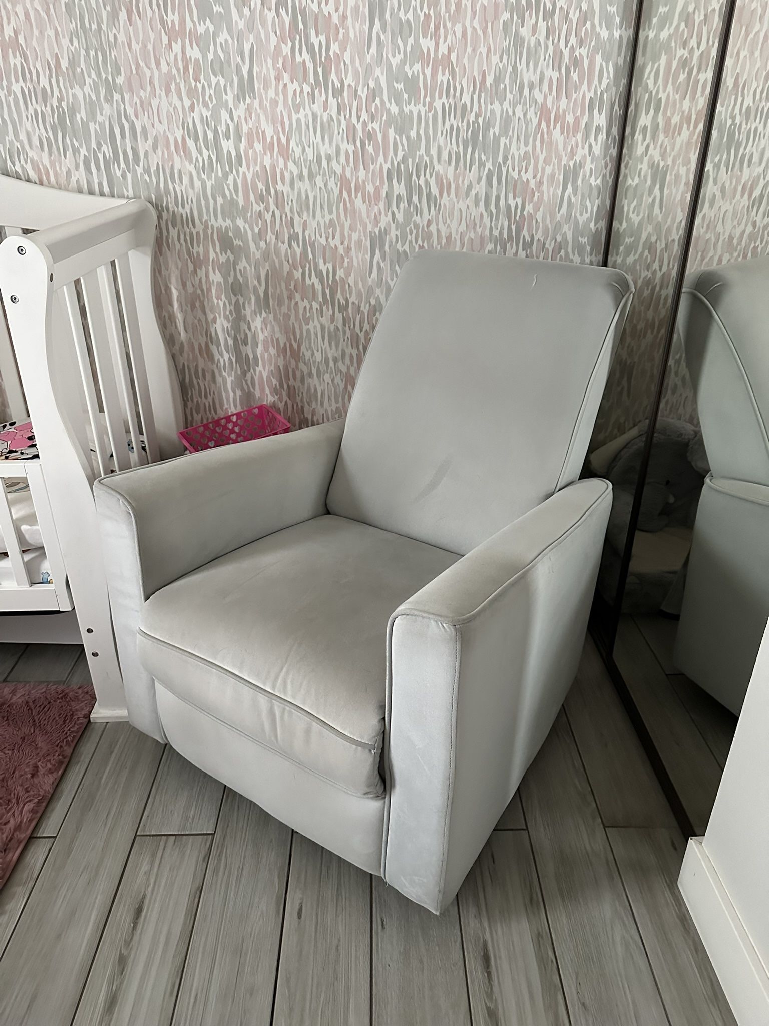 Recliner/ Rocker/Glider Chair