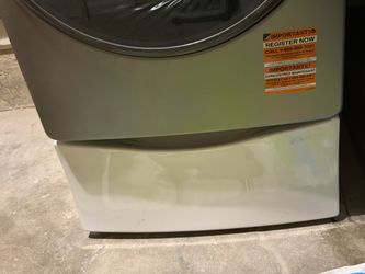 Laundry washing machine pedestal step with drawer